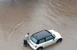 Свирепи бури удариха България, градове са под вода! Апокалиптични КАД�&nbsp;И